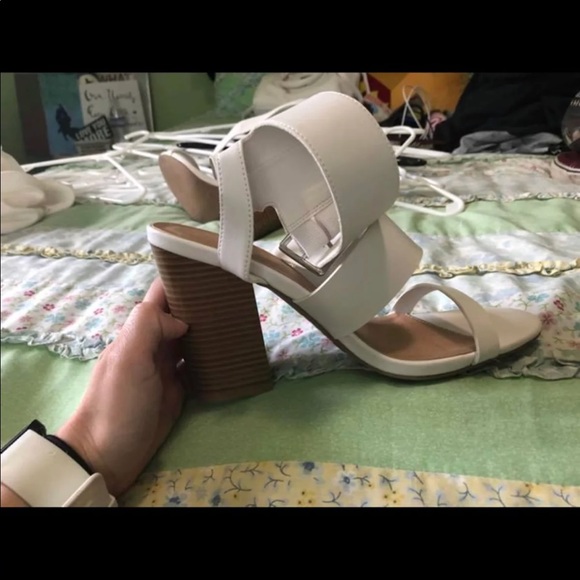 Heels - Picture 2 of 3